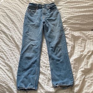 Abercrombie & Fitch Ultra High Rise Ankle Straight Jeans Light Wash Size 23/000